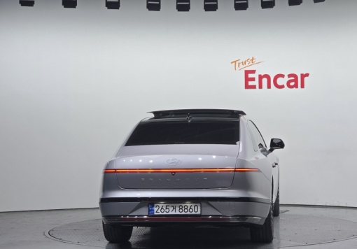 Hyundai Grandeur Hybrid (GN7)