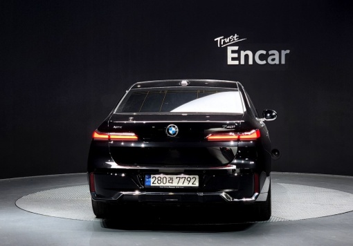 BMW 7 Series (G70)
