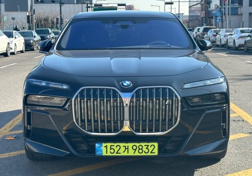 BMW i7 (G70)