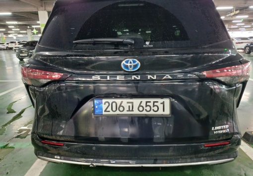 Toyota Sienna 4th generation