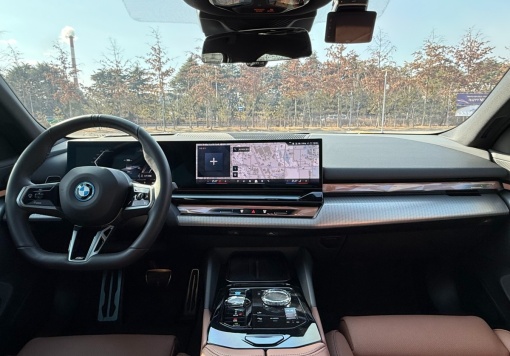 BMW i5 (G60)