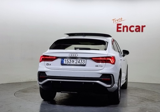 Audi Q3 (F3)