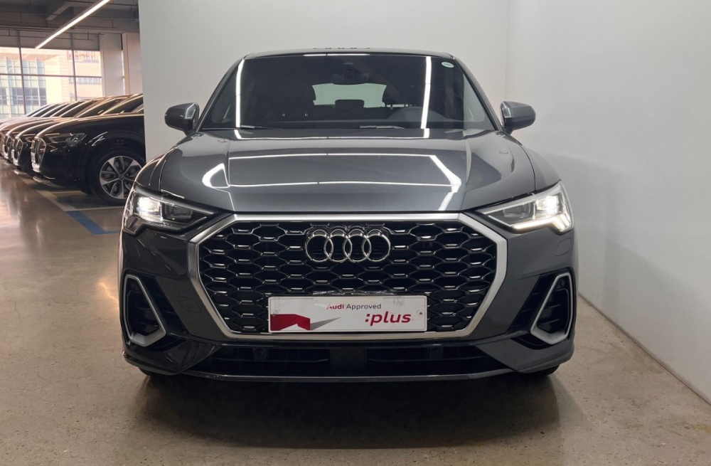 Audi Q3 (F3)