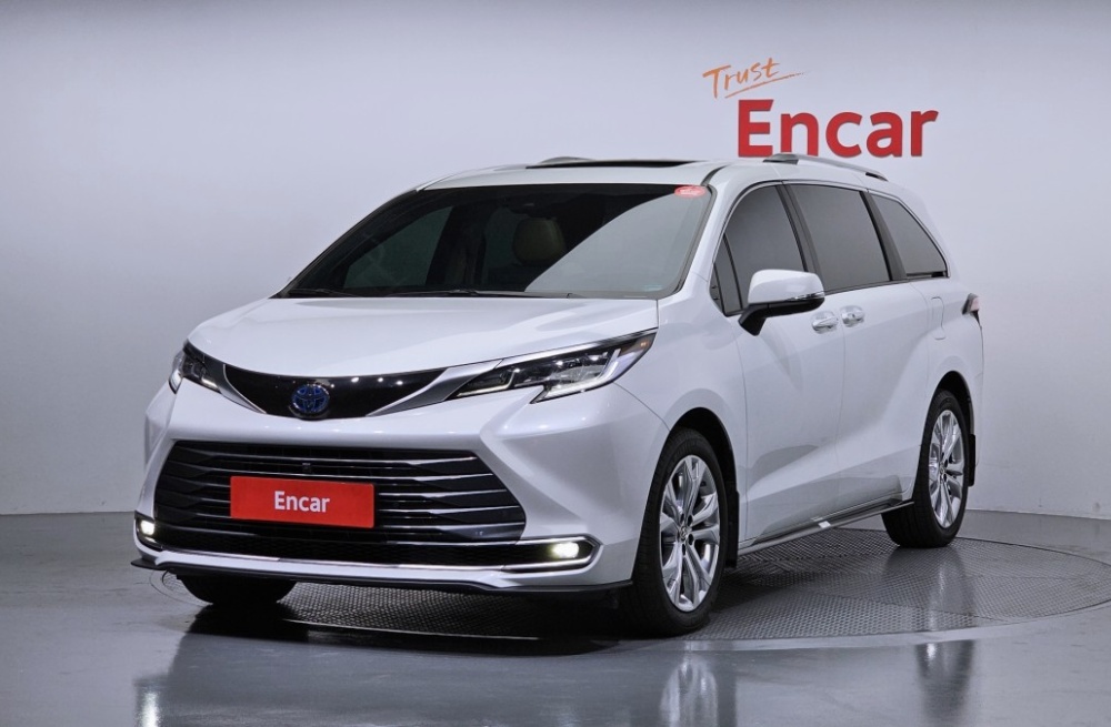 Toyota Sienna 4th generation
