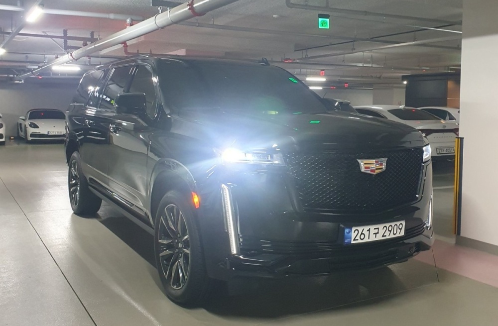 Cadillac Escalade 5th Gen