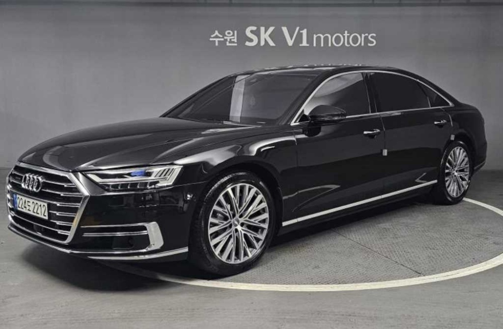 Audi A8 (D5)