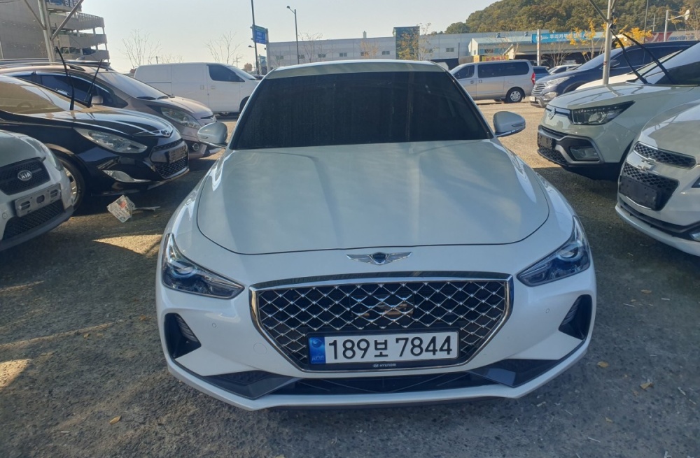 Genesis G70