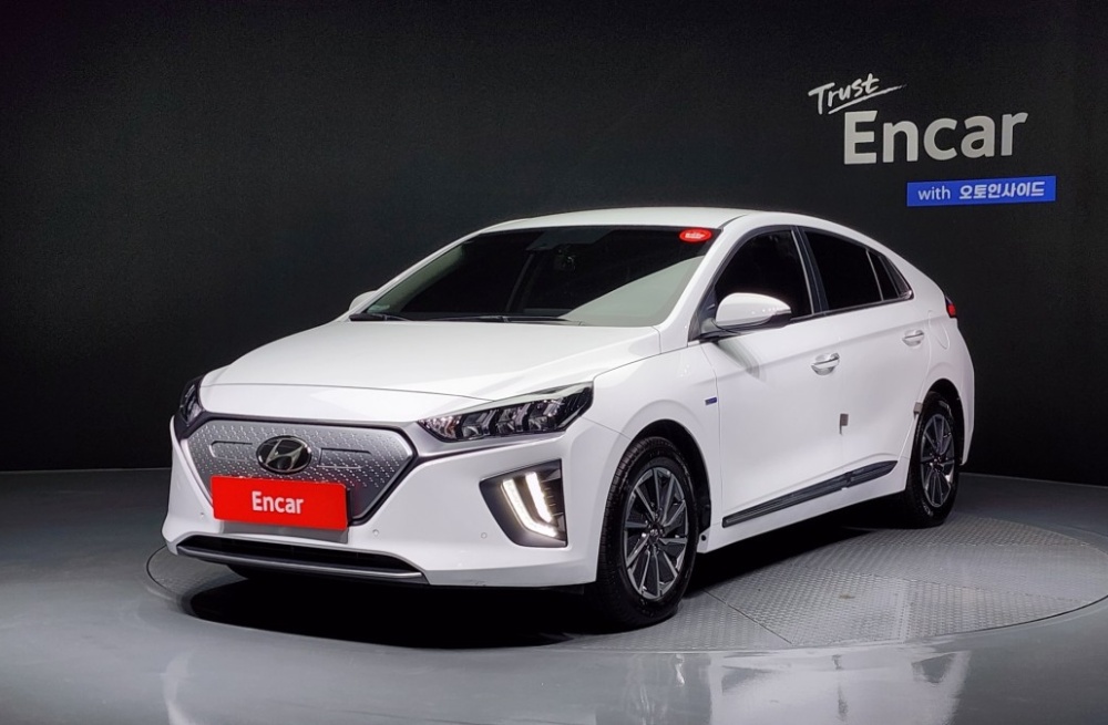 Hyundai The new Ioniq electric