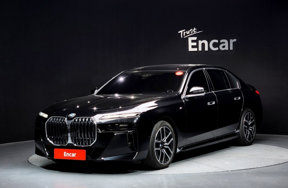 BMW 7 Series (G70)