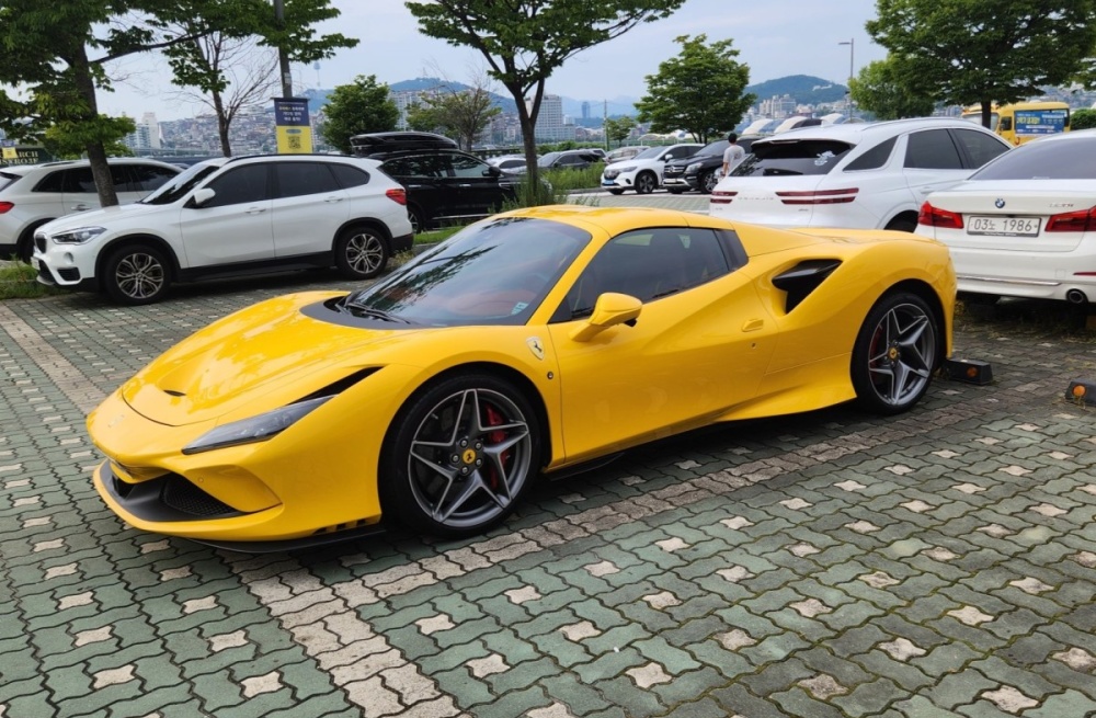 Ferrari F8 Spider