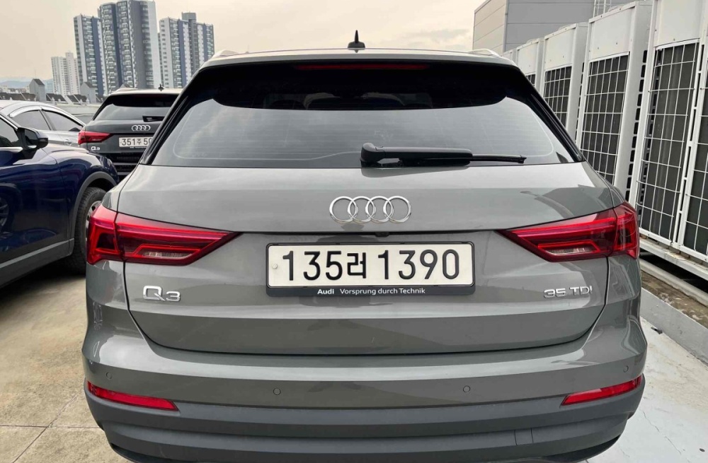 Audi Q3 (F3)
