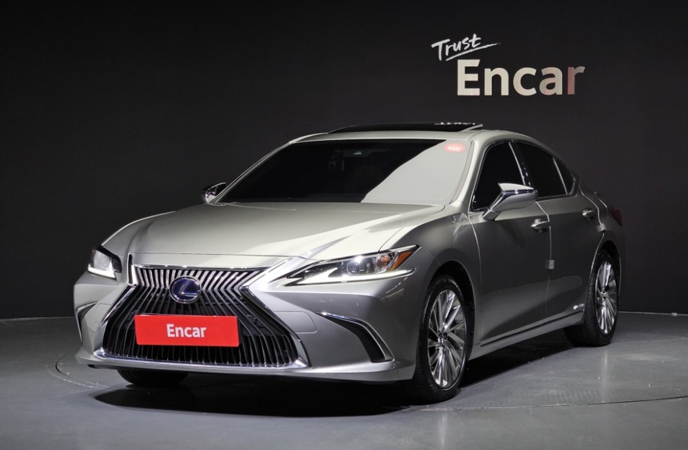 Lexus ES300h 7th generation