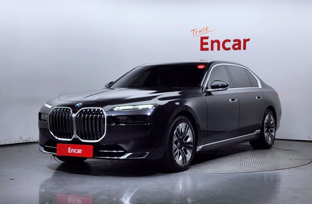 BMW 7 Series (G70)