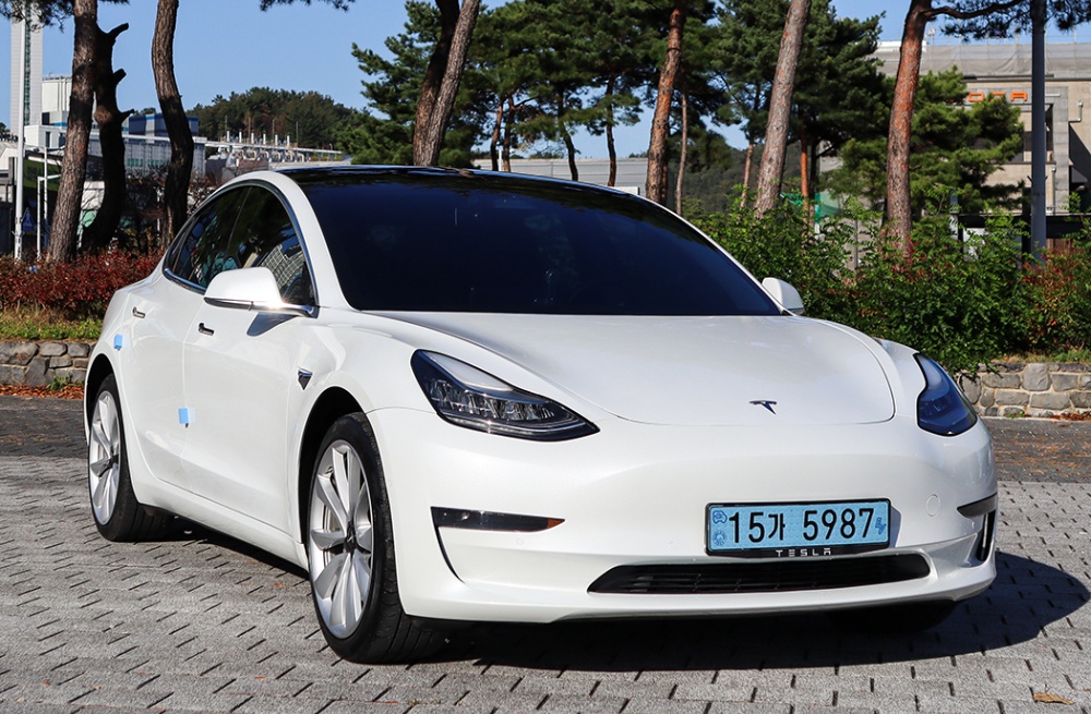 Tesla model 3