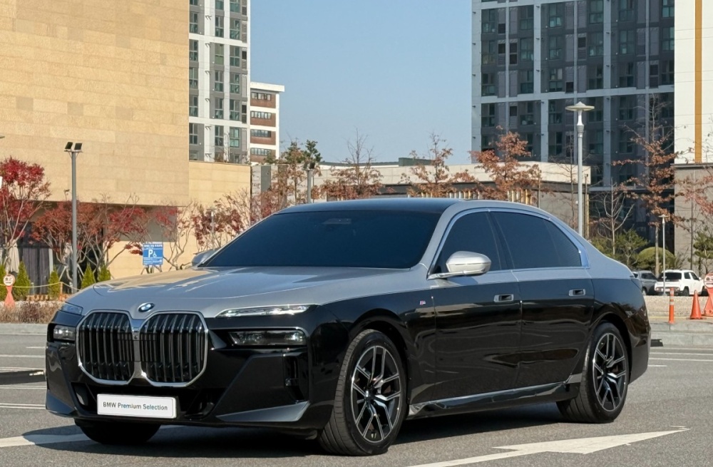 BMW 7 Series (G70)