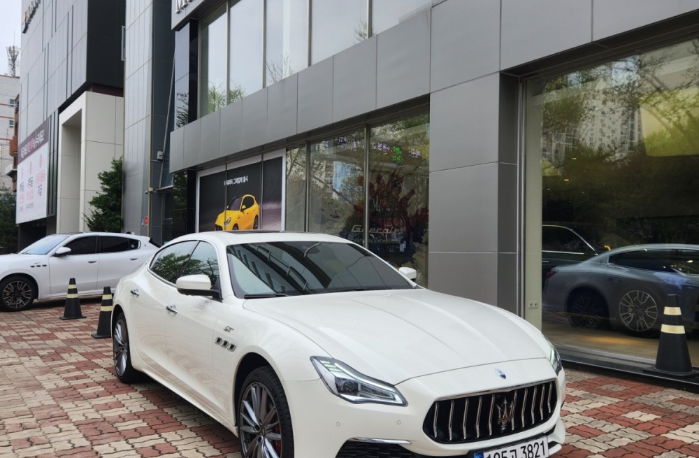 Maserati Quattroporte