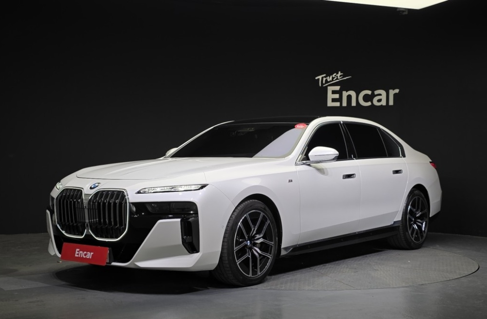 BMW 7 Series (G70)