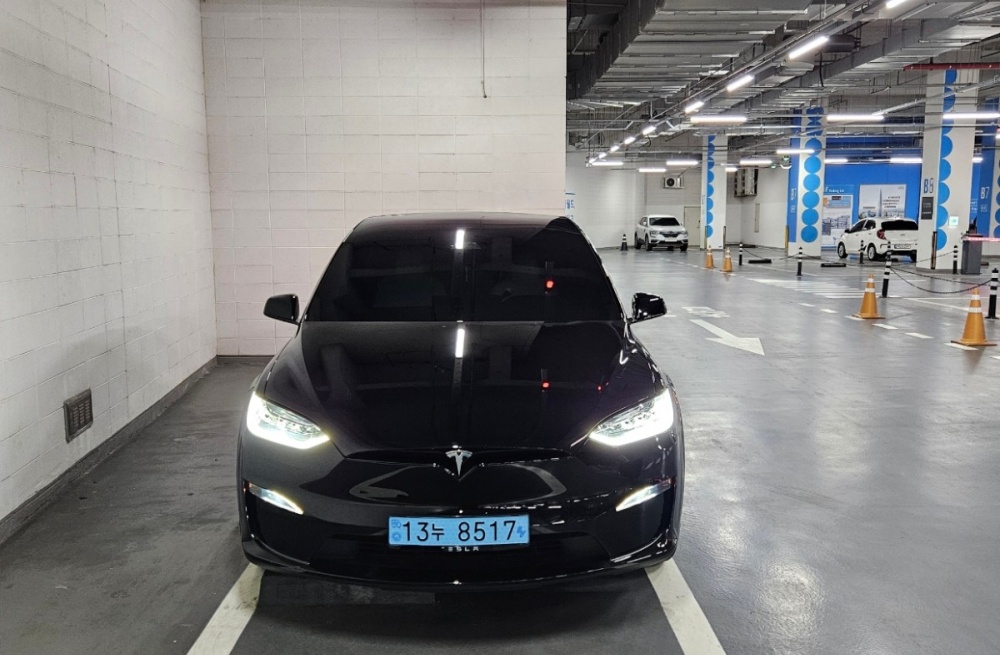 Tesla Model X