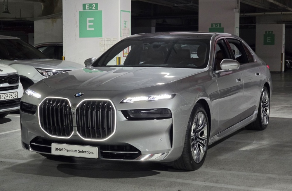 BMW 7 Series (G70)