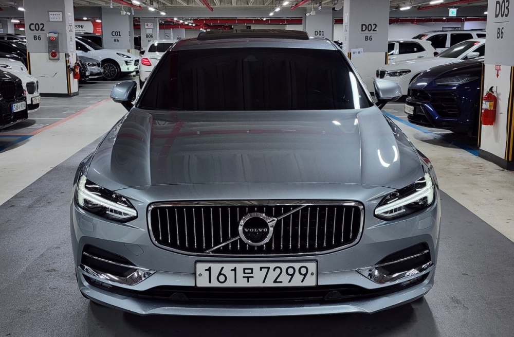 Volvo S90