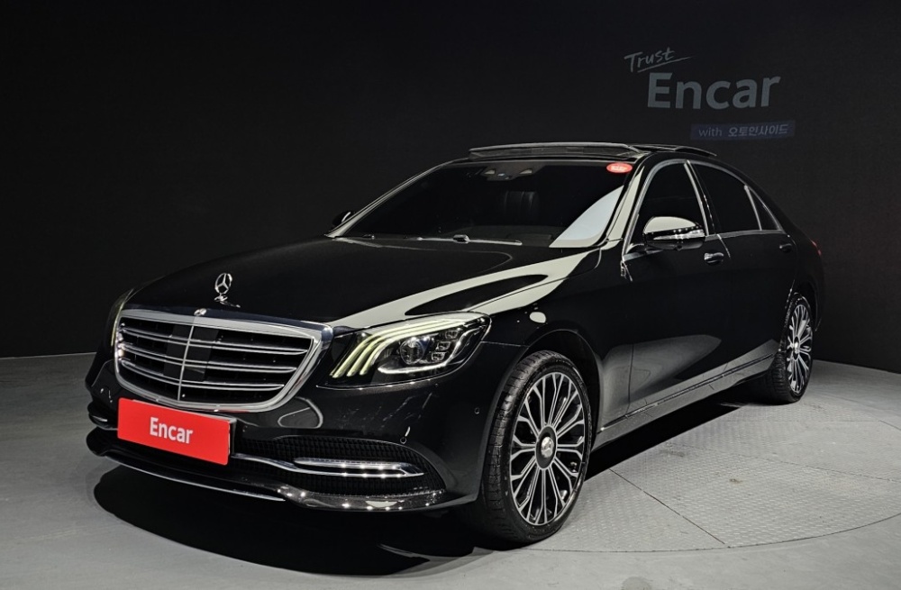 Mercedes-Benz S-Class W222