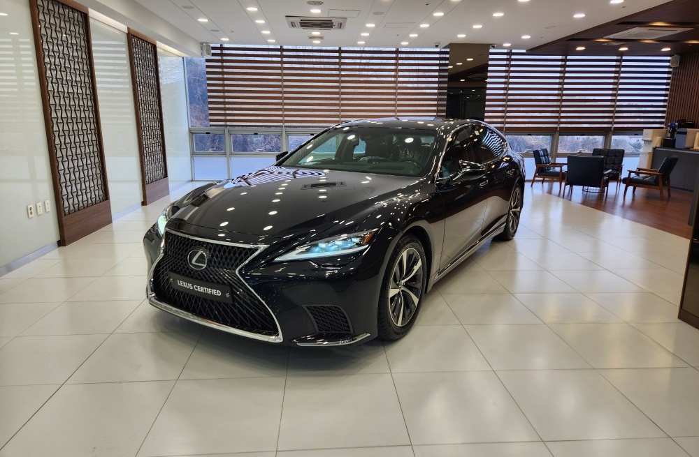 Lexus LS500 5th generation