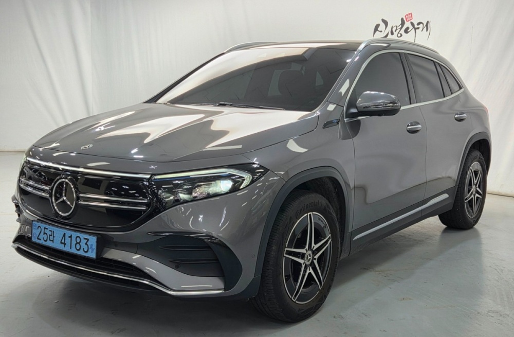 Mercedes-Benz EQA-H243