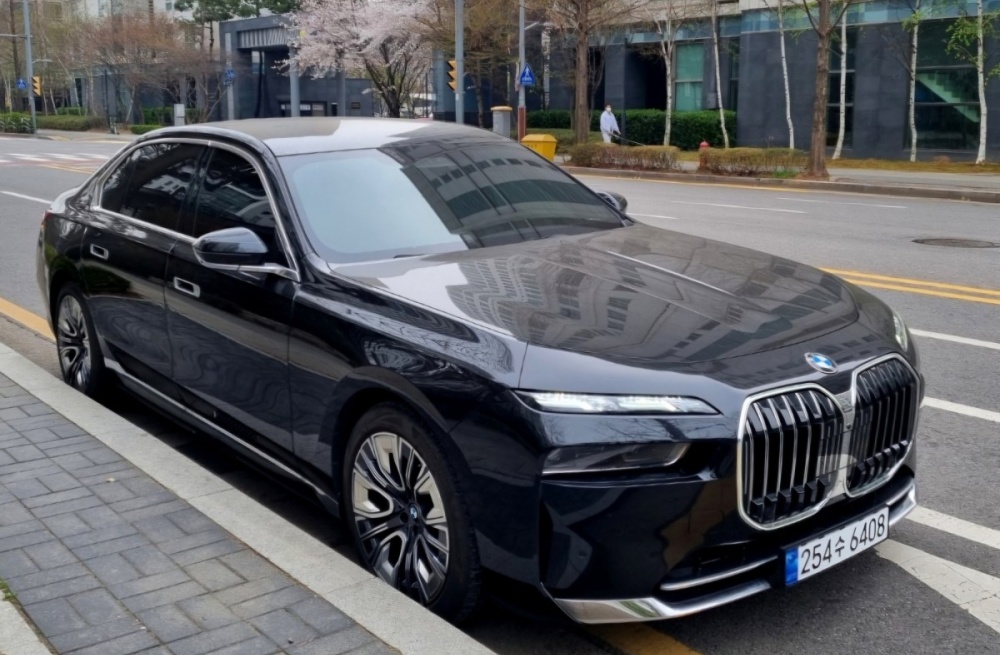 BMW 7 Series (G70)