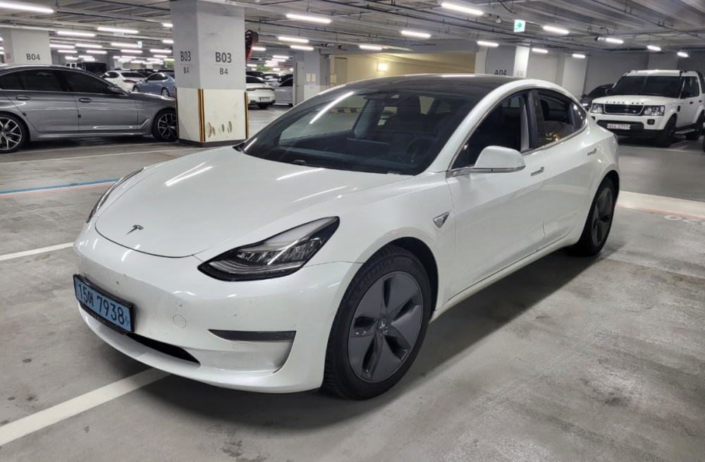 Tesla model 3