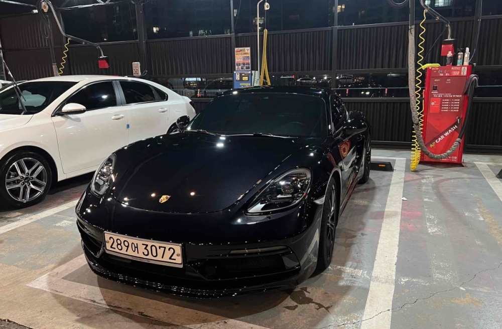 Porsche 718 Cayman