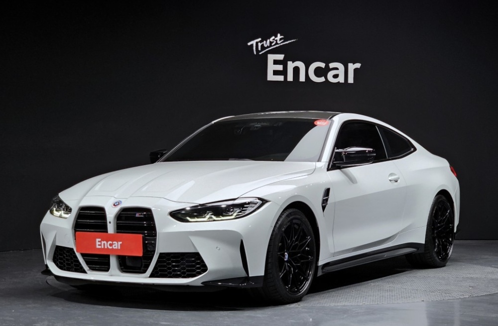 BMW M4 (G82)