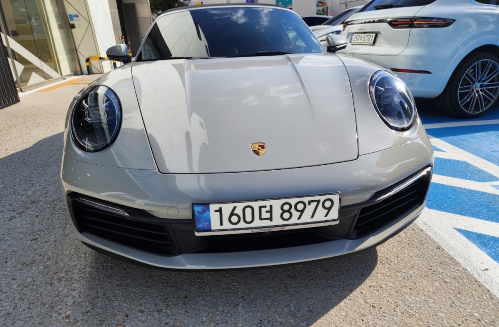 Porsche 911 (992)