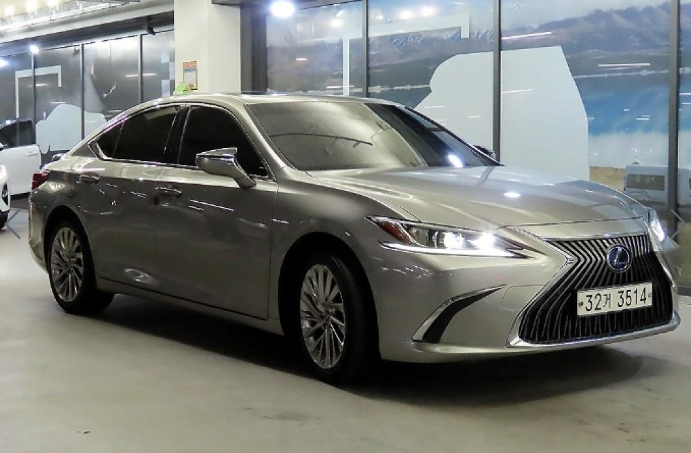 Lexus ES300h 7th generation