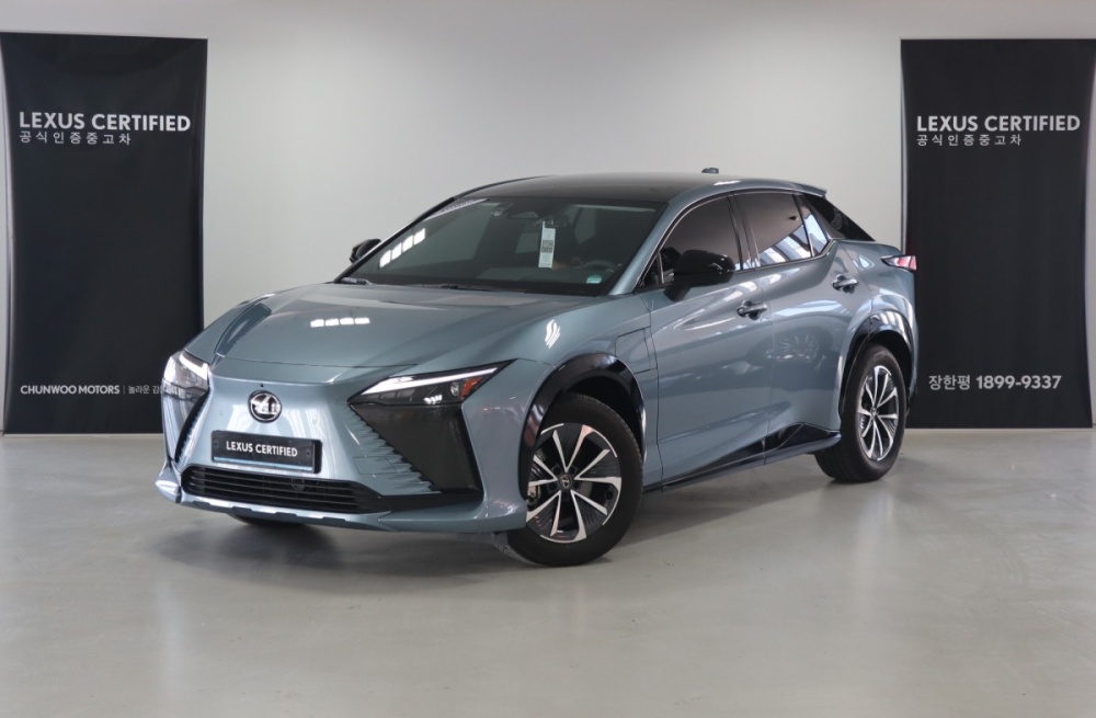 Lexus RZ450e