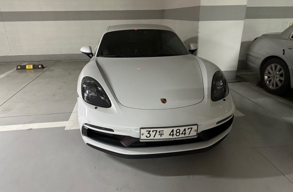 Porsche 718 Cayman