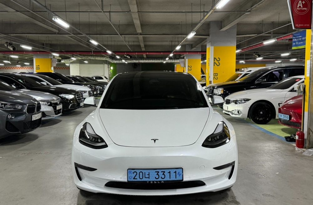 Tesla model 3