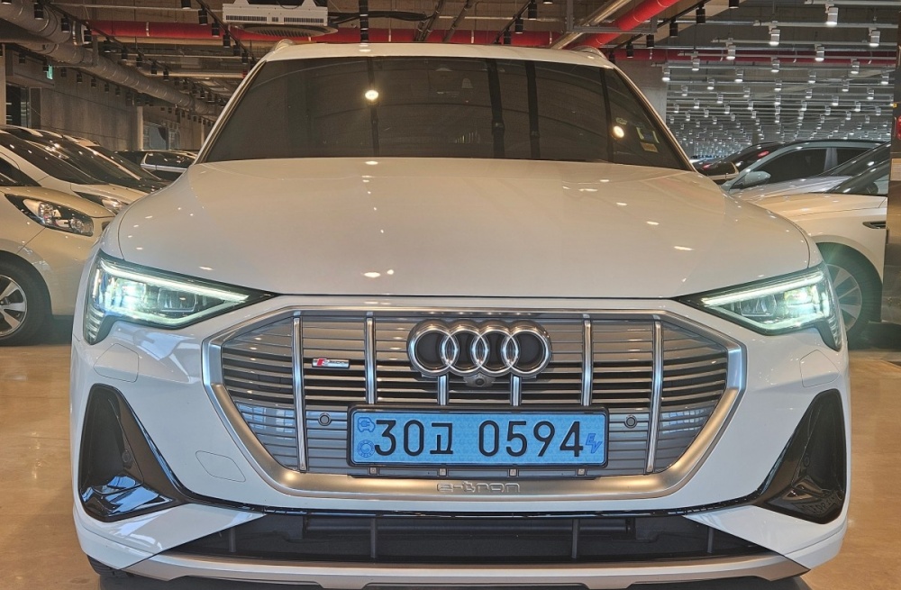 Audi e-tron