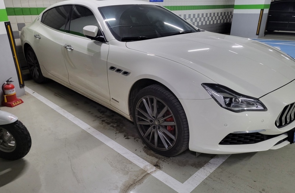 Maserati Quattroporte