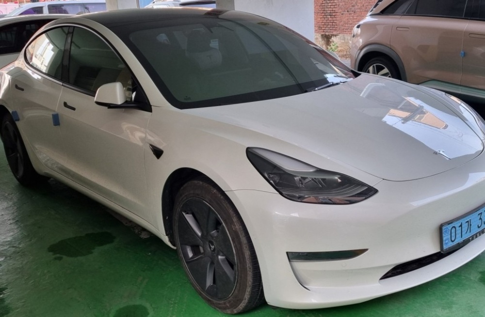 Tesla model 3