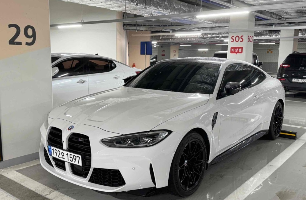 BMW M4 (G82)
