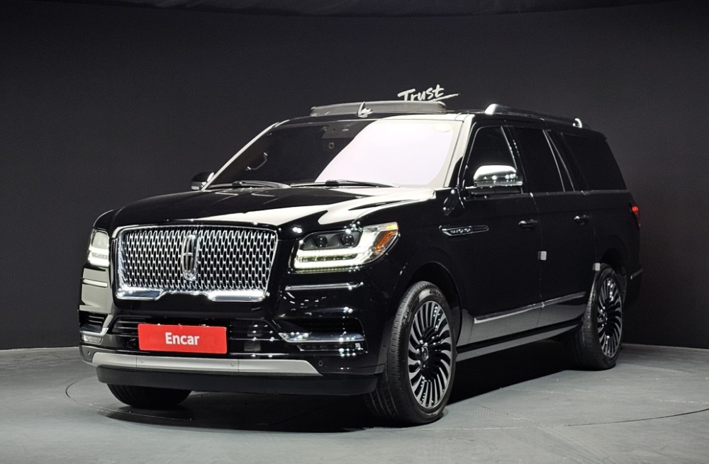 Lincoln Navigator 4th generation