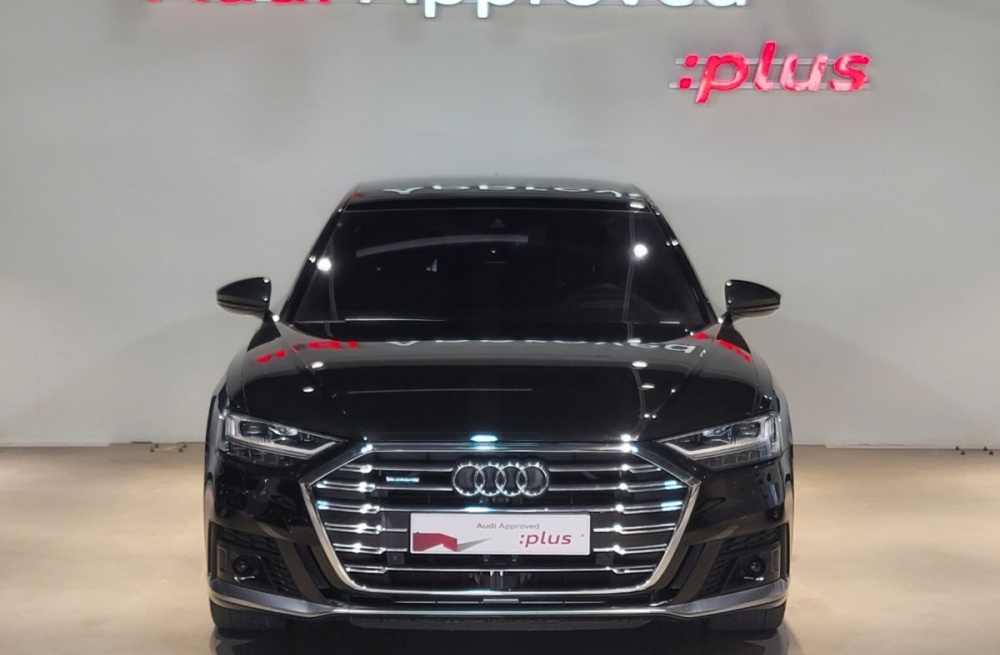 Audi A8 (D5)