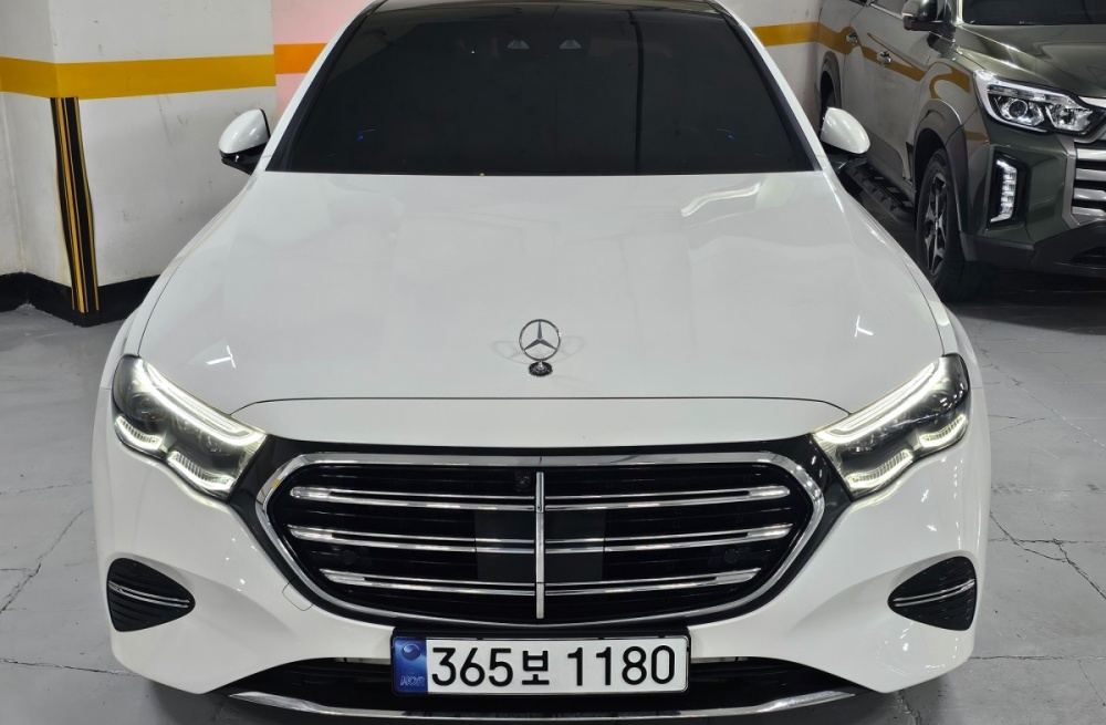 Mercedes-Benz E-Class W214