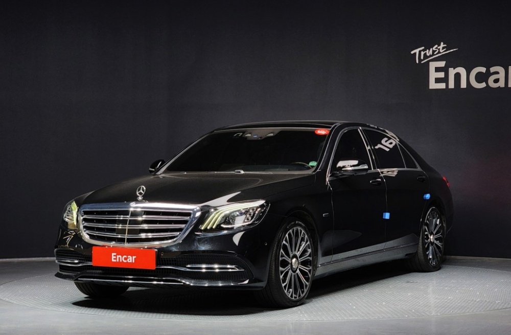 Mercedes-Benz S-Class W222
