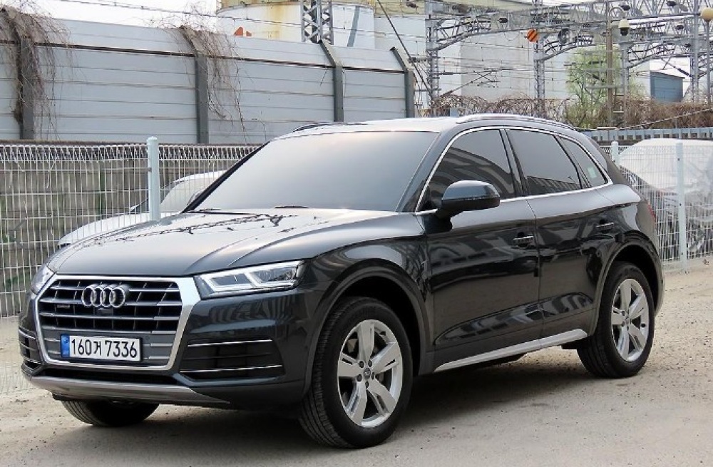 Audi Q5 (FY)