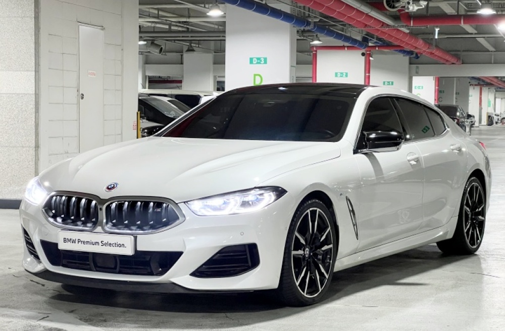 BMW 8 Series (G15)