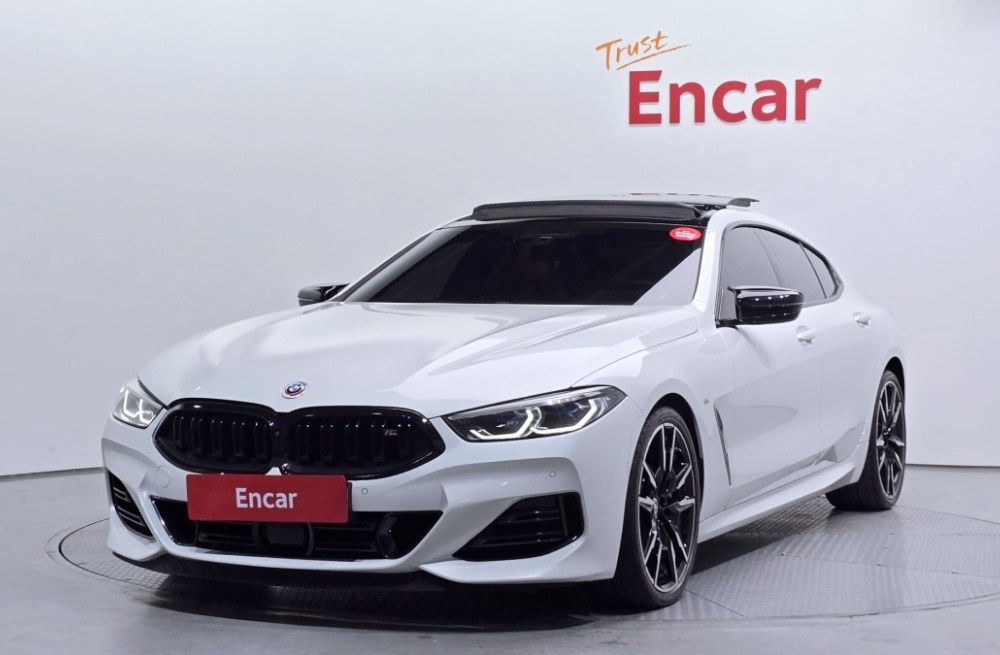 BMW 8 Series (G15)