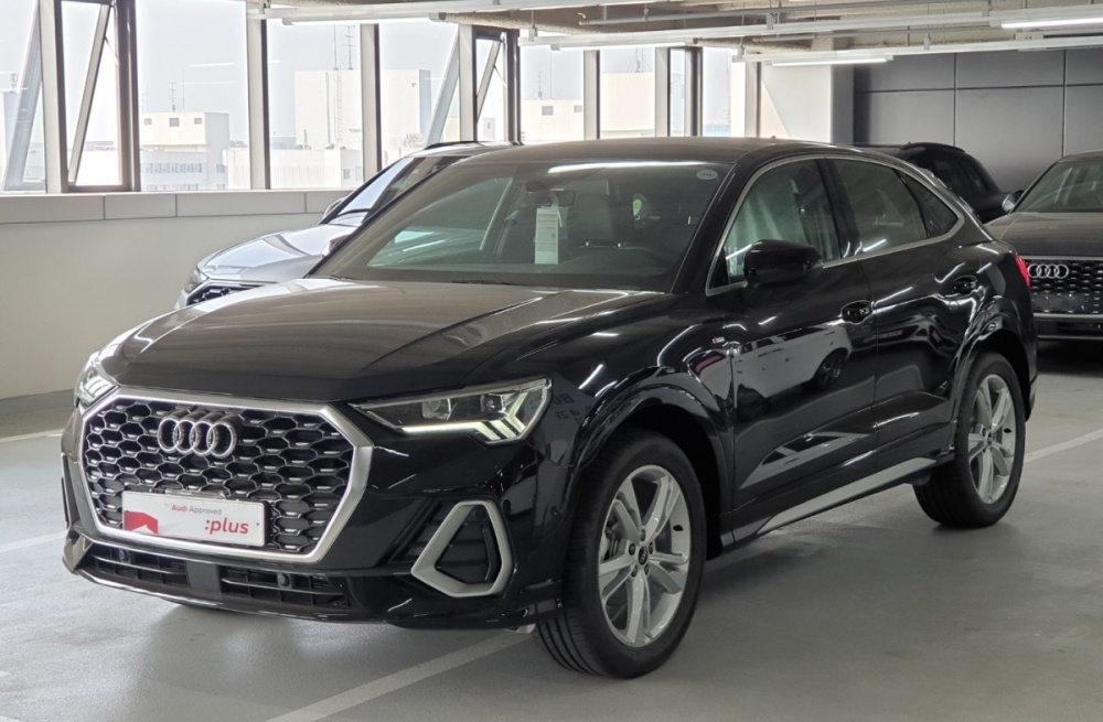 Audi Q3 (F3)