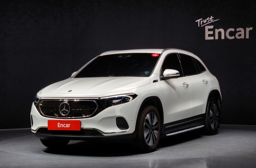 Mercedes-Benz EQA-H243
