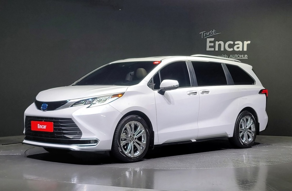 Toyota Sienna 4th generation